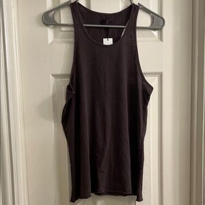 Unsubscribed brown size small top